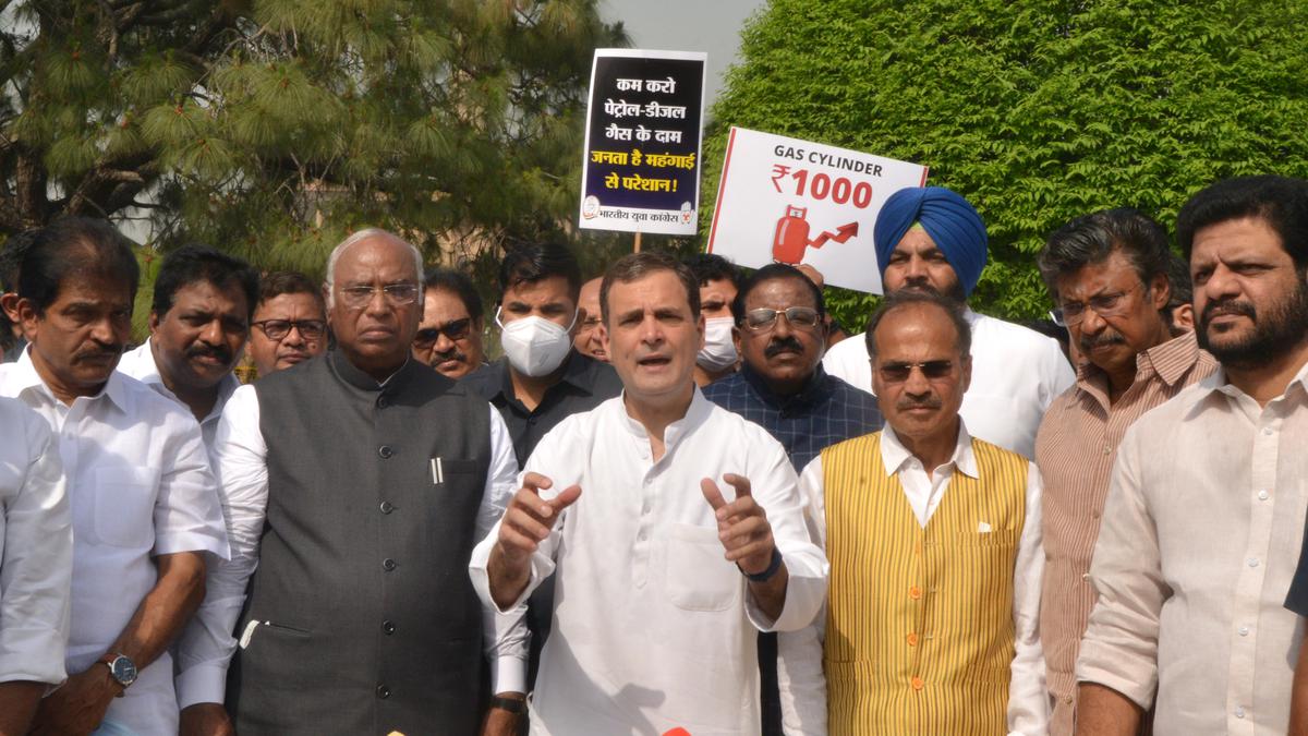 Cong. steps up pressure on Govt. over fuel price hike