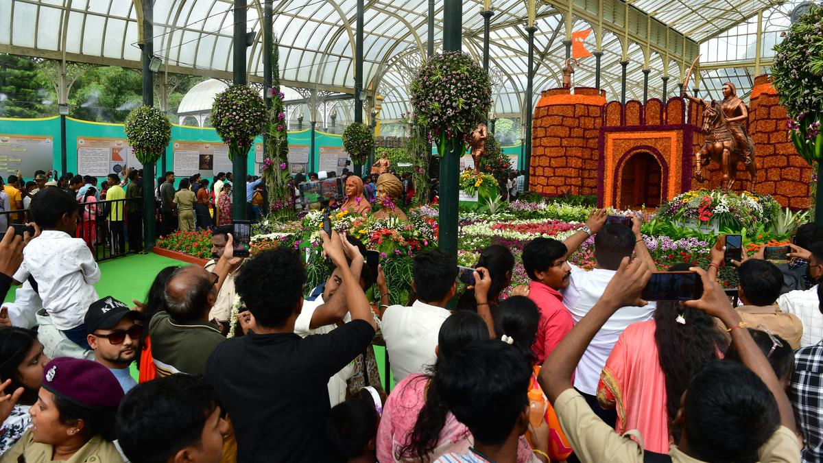 1.79 lakh visitors throng Lalbagh flower show on I-Day