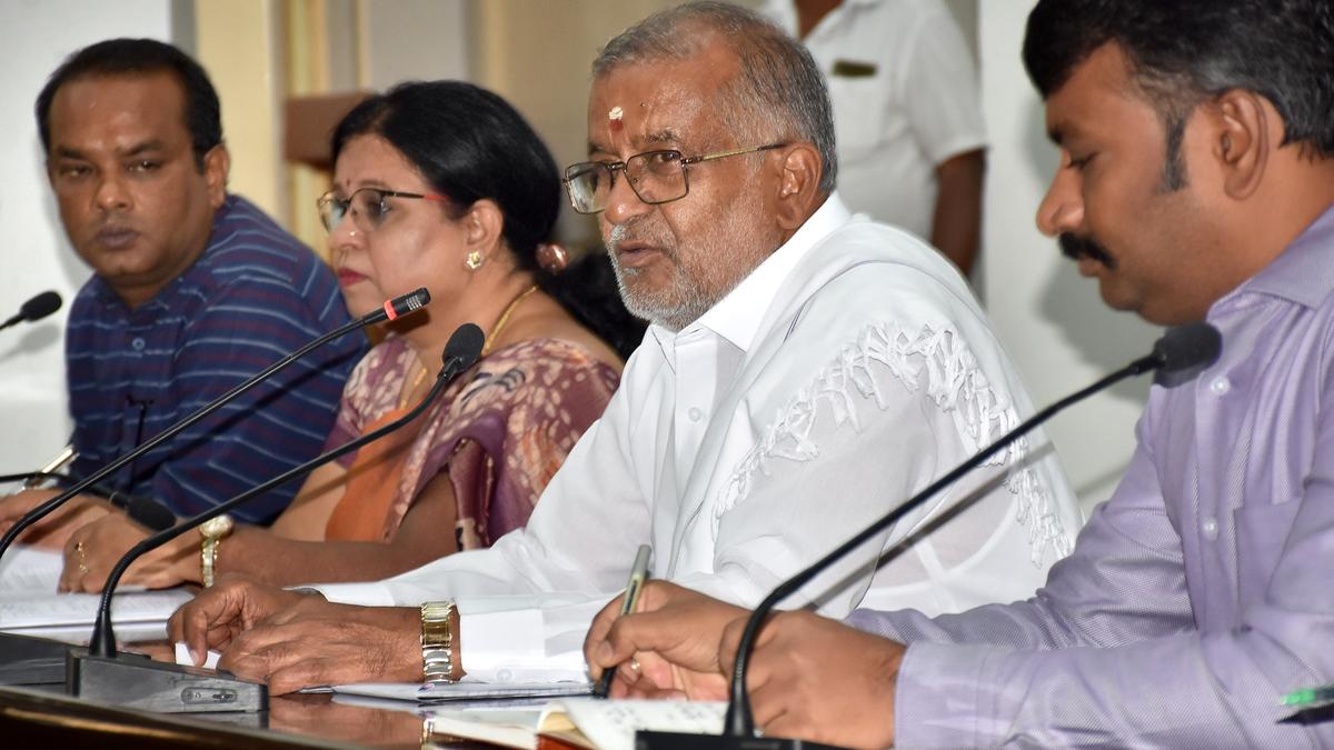 BJP and JD(S) are ideologically different, says G.T. Deve Gowda