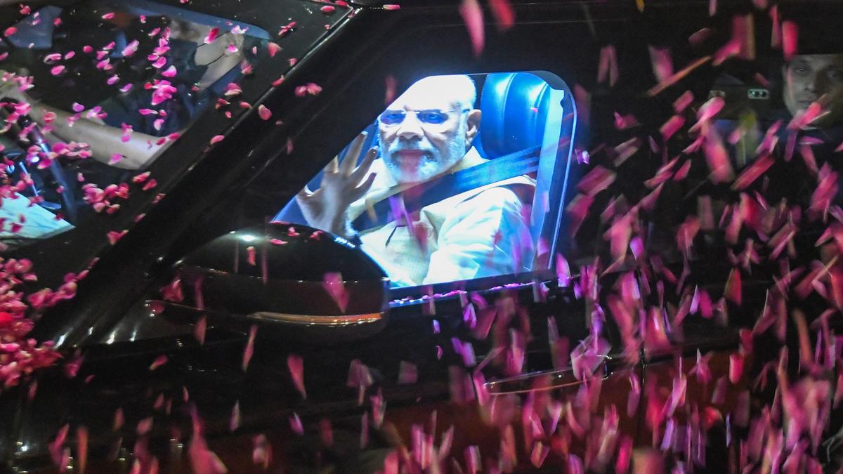 Prime Minister Narendra Modi arrives in Visakhapatnam to a rousing