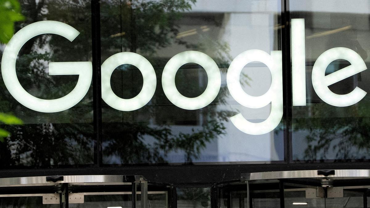 Google’s NotebookLM upgraded with Deep Research, chat history