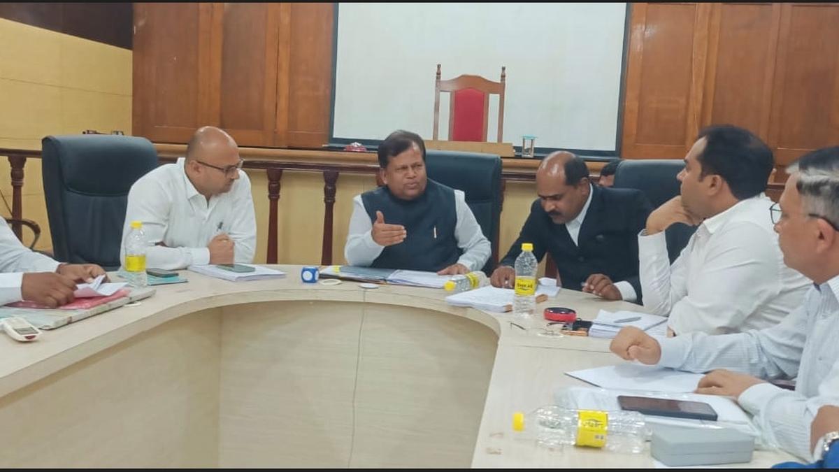 Commission to submit report to High Court on reappointment of safai karmacharis by Feb. 13