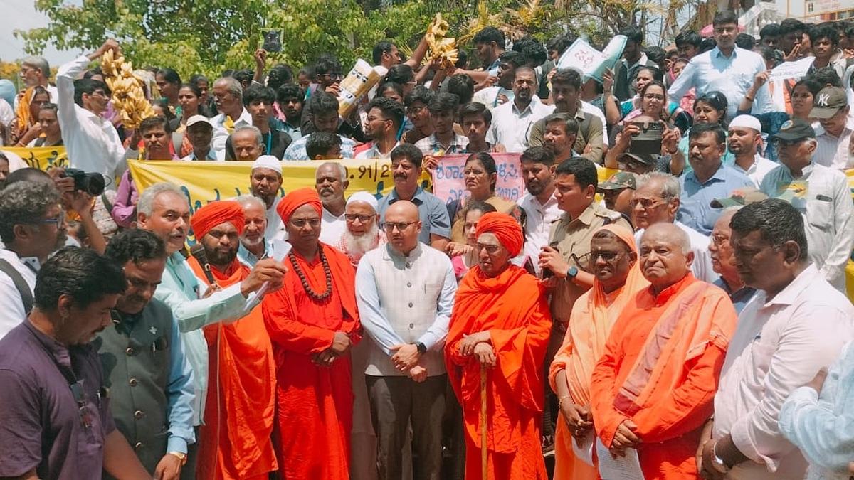 Environmentalists, seers, and students protest against Sharavathi Pumped  Storage project - The Hindu
