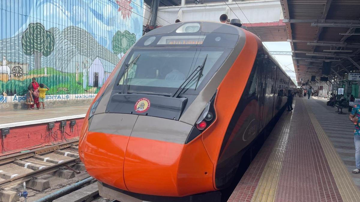 Railways fines IRCTC ₹10 lakh over Vande Bharat food complaint