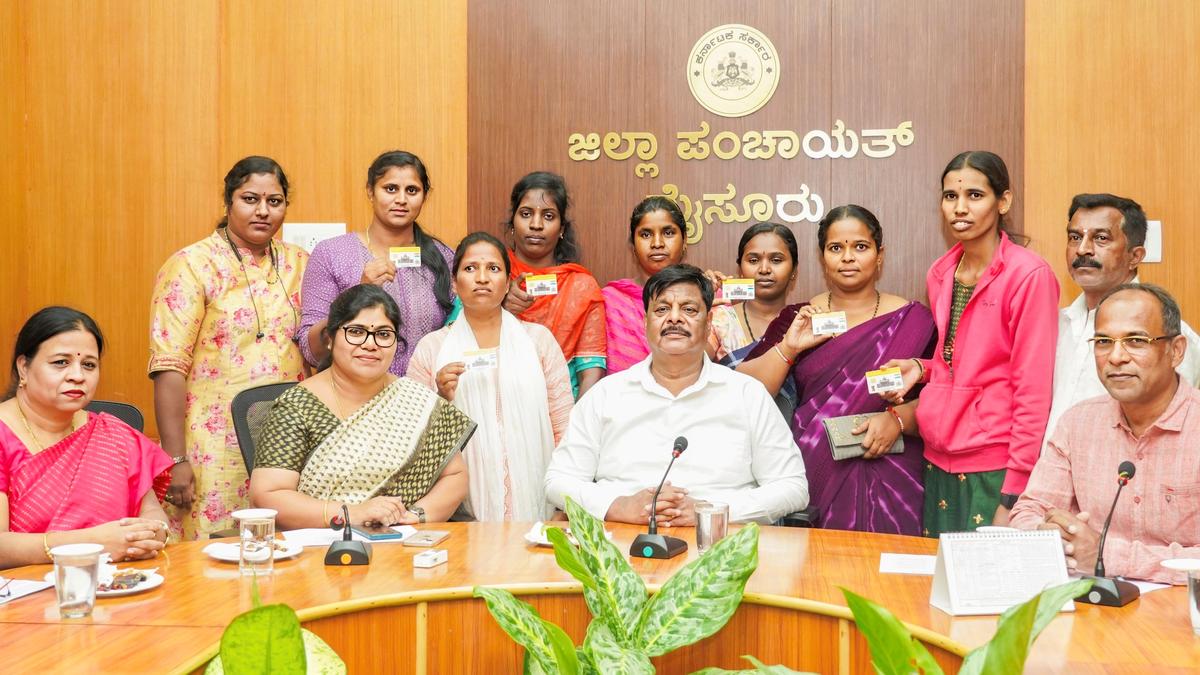 Women working as drivers of ‘Swachha Vahini’ get DLs