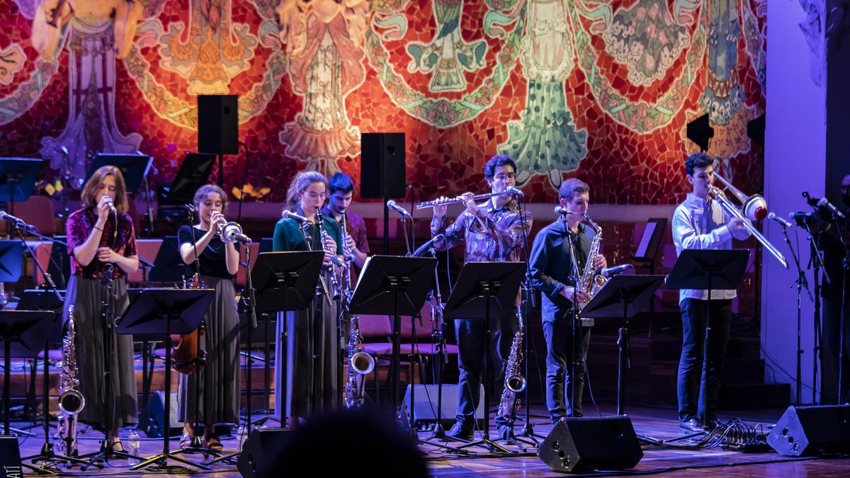 Sant Andreu Jazz Band Listen, repeat, imitate, sing and enjoy The Hindu