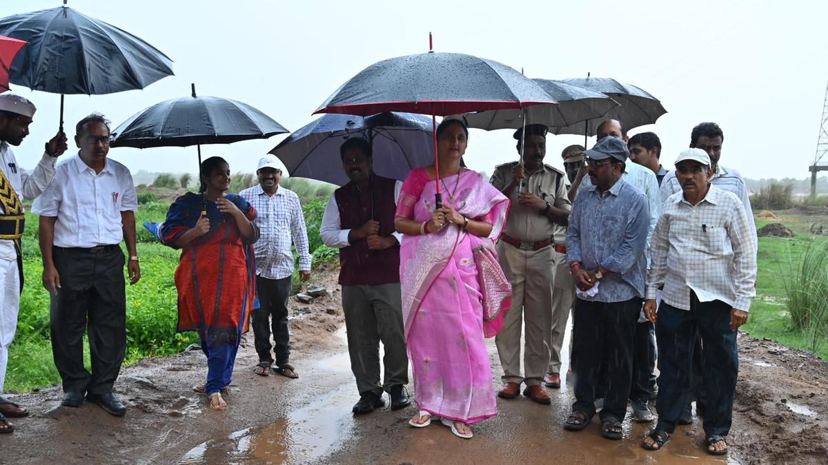 Officials seize machinery, tippers for violations in sand reaches along Godavari riverbed