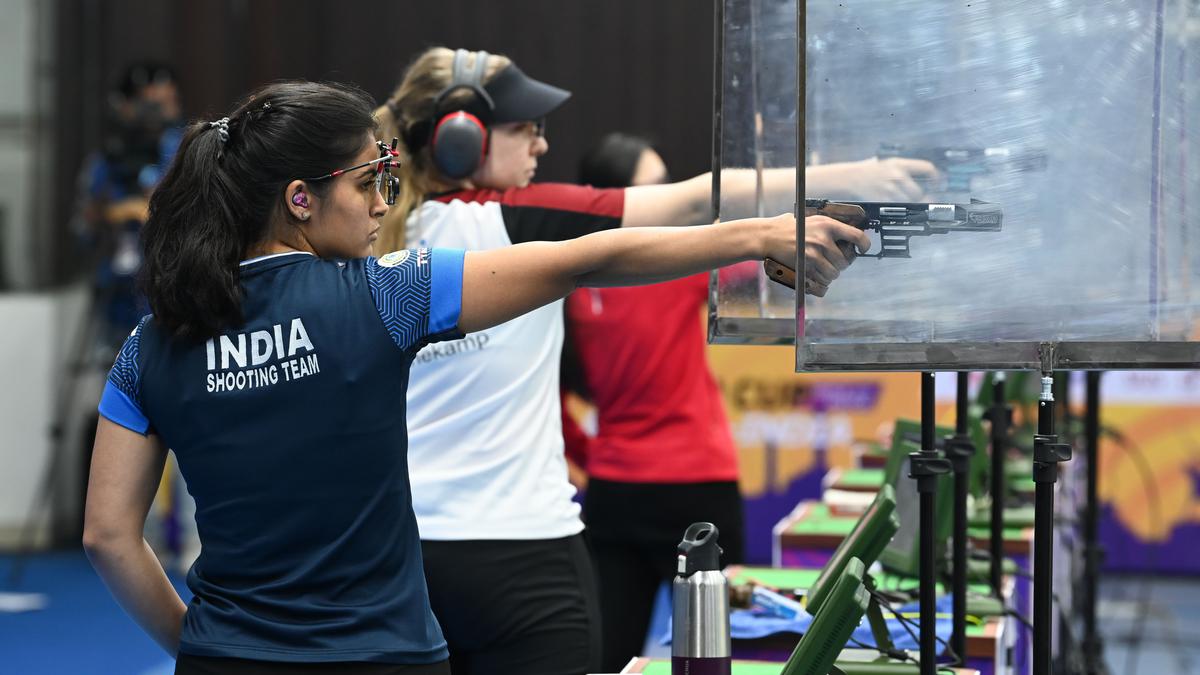 Manu rediscovers form, clinches 25m sports pistol bronze – NewsEverything Cricket