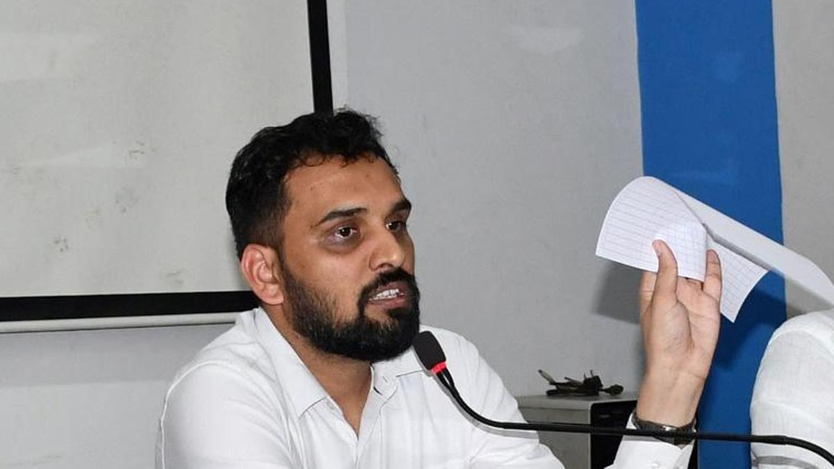 Zilla Panchayat CEO inspects projects in Dharwad taluk of Karnataka