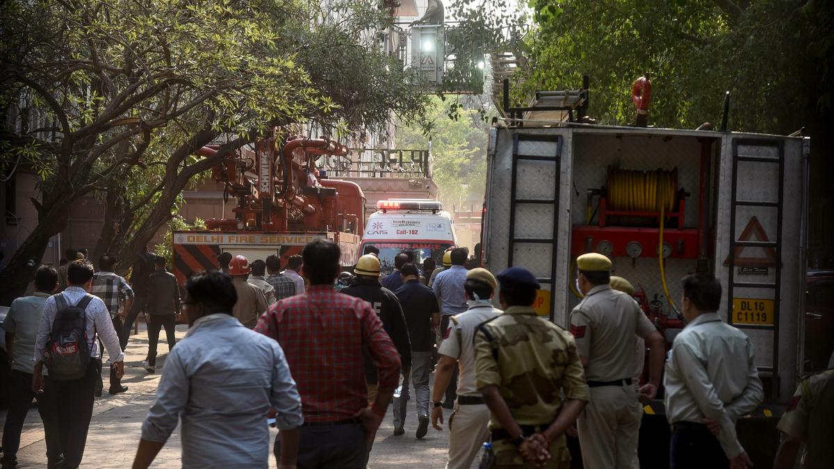Official dies in fire at Income Tax Office in Delhi