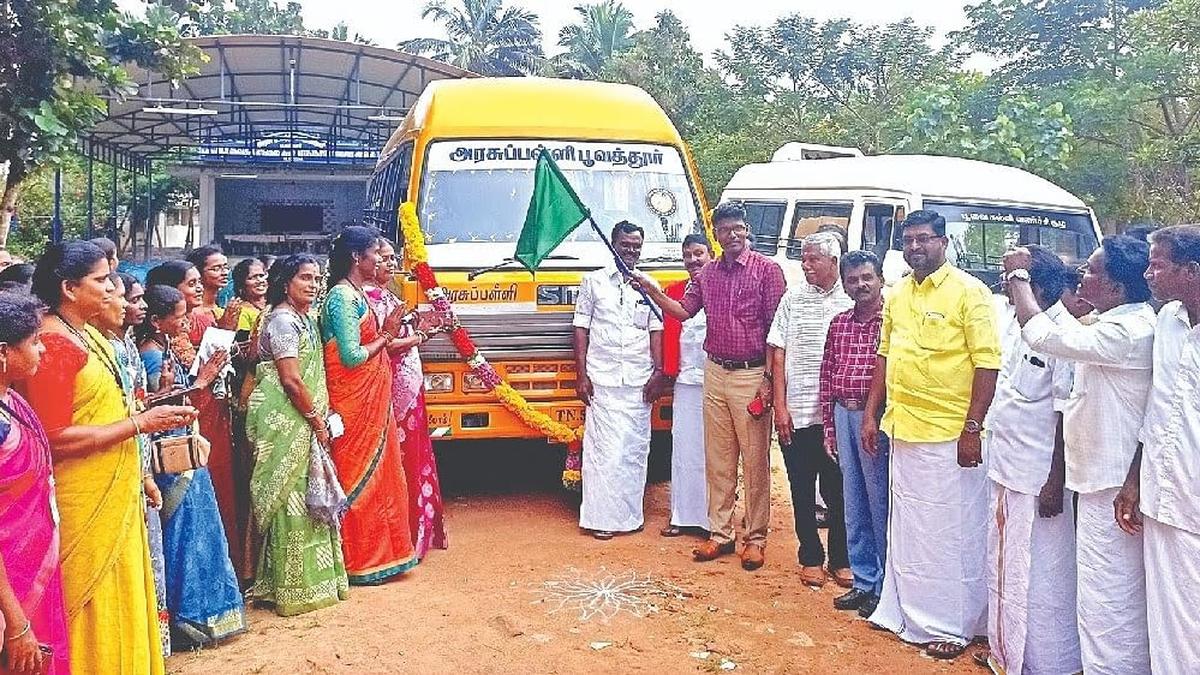 Alumni donates van to government school in Thanjavur