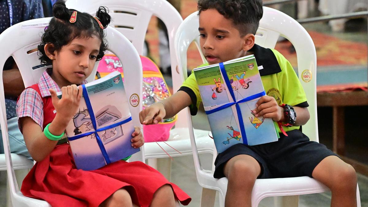 Make maximum use of new textbooks, CM tells students