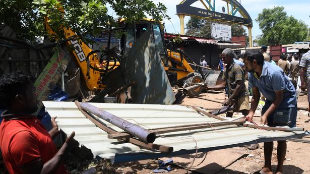 Corporation officials raze down encroachments at Mattuthavani