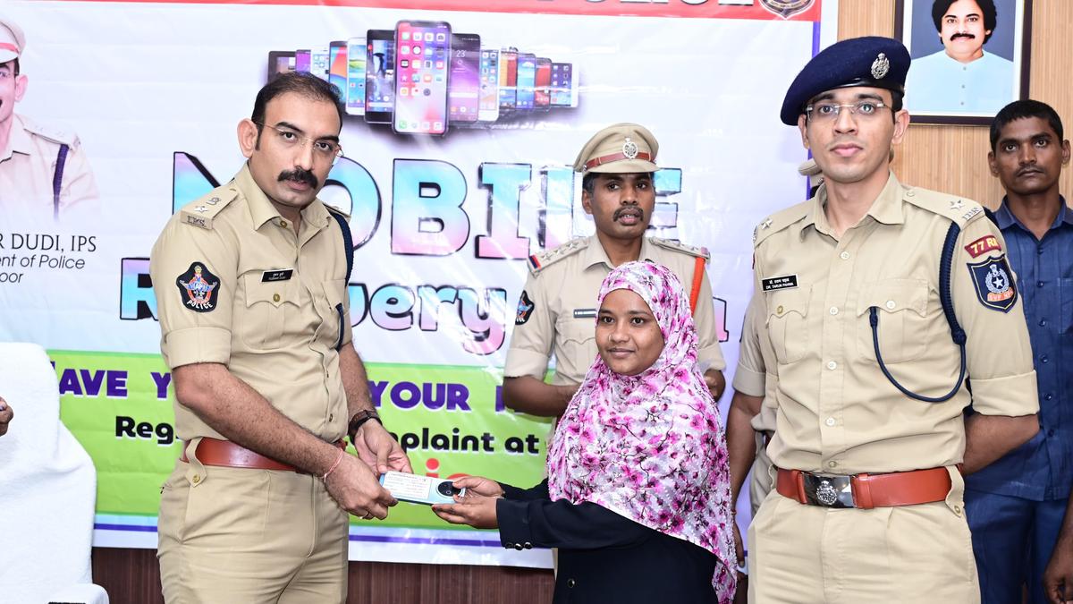 Chittoor police return 501 recovered mobile phones to owners
