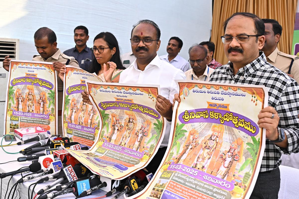 CRDA Commissioner K. Kannababu, TTD EO J. Syamala Rao, Guntur Collector S. Nagalakshmi and SP S. Satish Kumar releasing posters on ‘Srinivasa Kalyanotsavam’ in Sri Venkateswara Swamy temple at Venkatapalem near Amaravati on Friday.