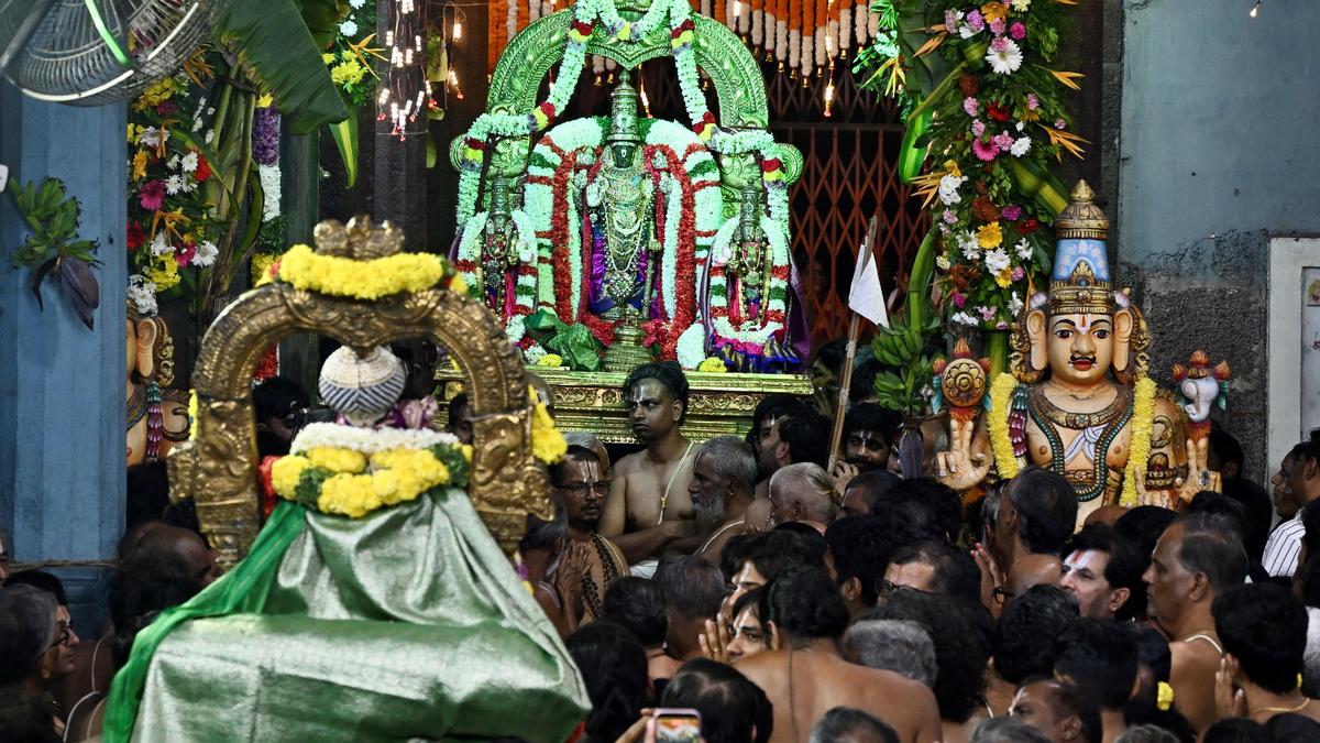 Over one lakh devotees throng Sri Parthasarathi Perumal temple in Triplicane on Vaikuntha Ekadashi