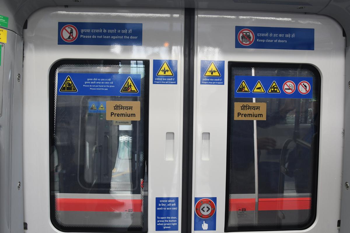 Every station has platform screen doors (PSDs) integrated with the train doors and signalling system. 
