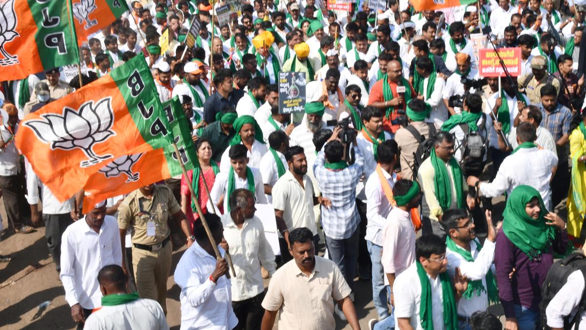 BJP holds protest, says Congress pointing to Centre to cover up its failures