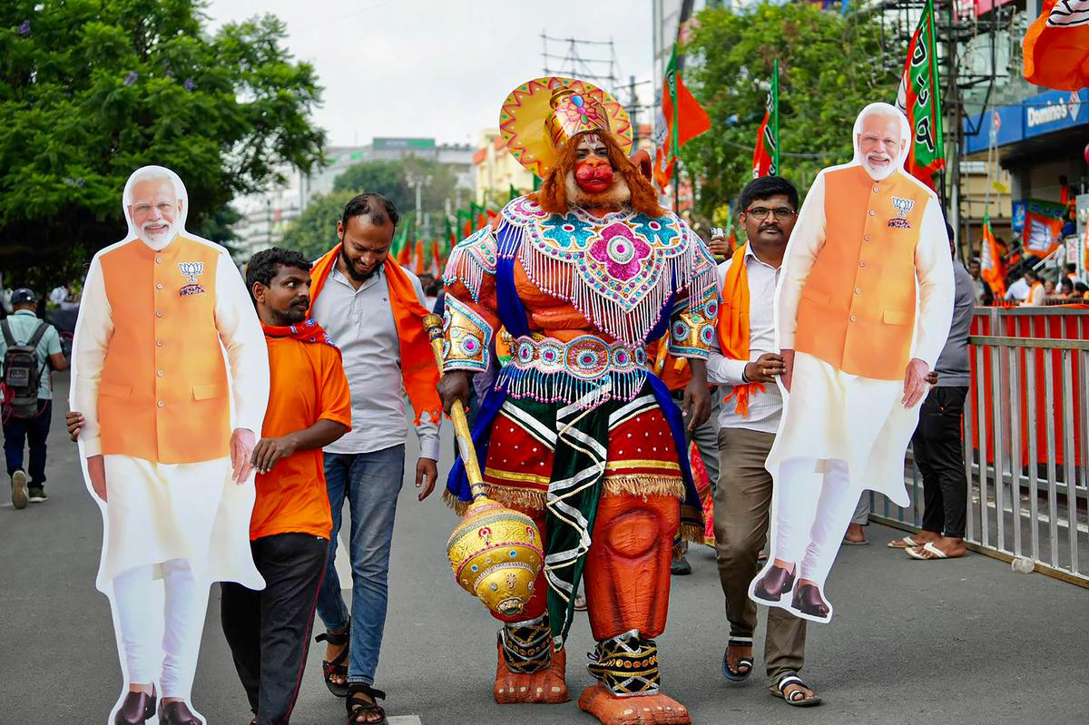 Modi kicks off roadshow in Bengaluru, BJP estimates 10 lakh people came to  greet PM - The Hindu