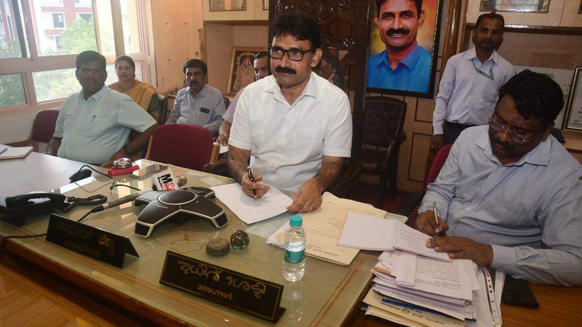 MCC to issue identity cards to 66 street vendors on November 1