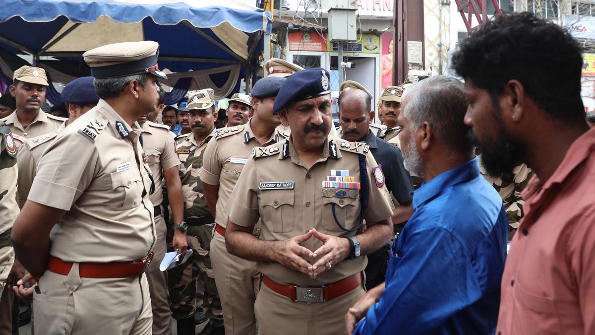 Chennai Police Commissioner inspects security arrangements at T. Nagar ahead of Deepavali