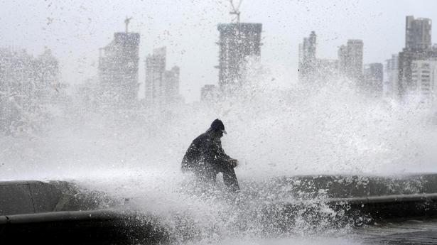 Maharashtra rains: Mumbai gets respite but heavy showers continue in western parts 