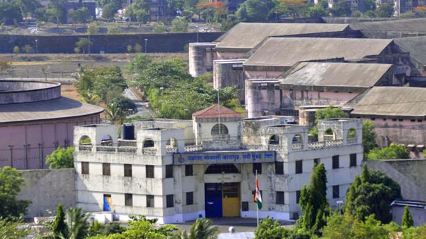 Taloja jail has not received money from State to buy more books