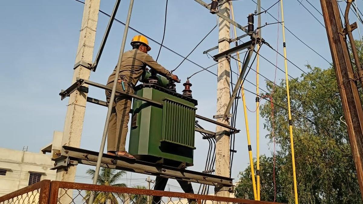 Gulbarga Electricity Supply Company begins servicing transformers in