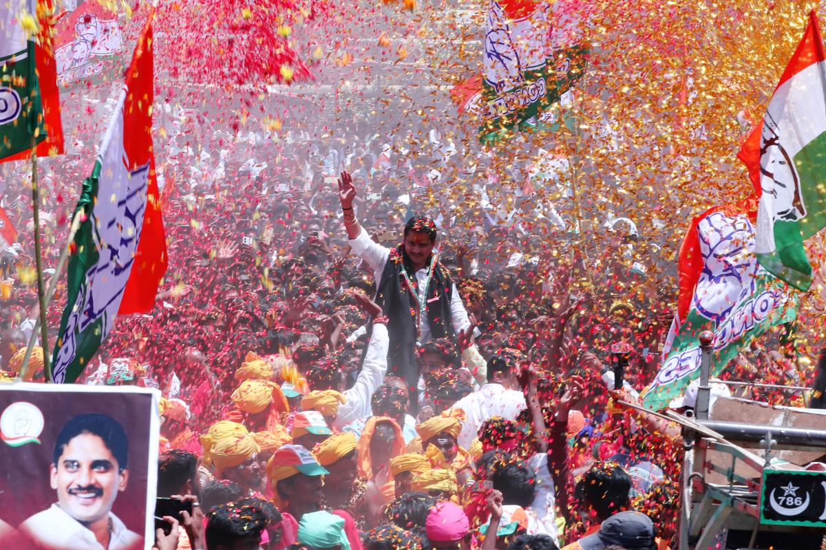 Sriramulu files nomination papers in Ballari Rural - The Hindu