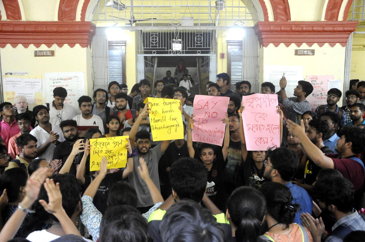  A section of students held protests in the university over the death of the student.