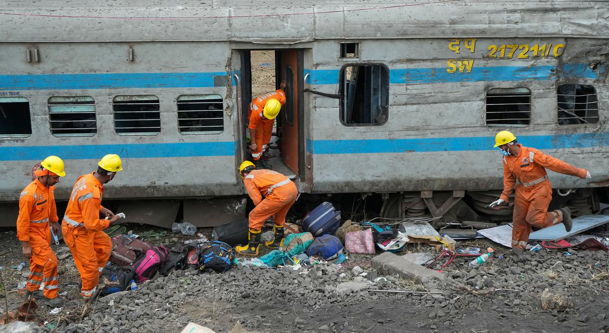 Odisha train accident | Govt. downwardly revises death toll to 275; Railways  seeks CBI probe - The Hindu