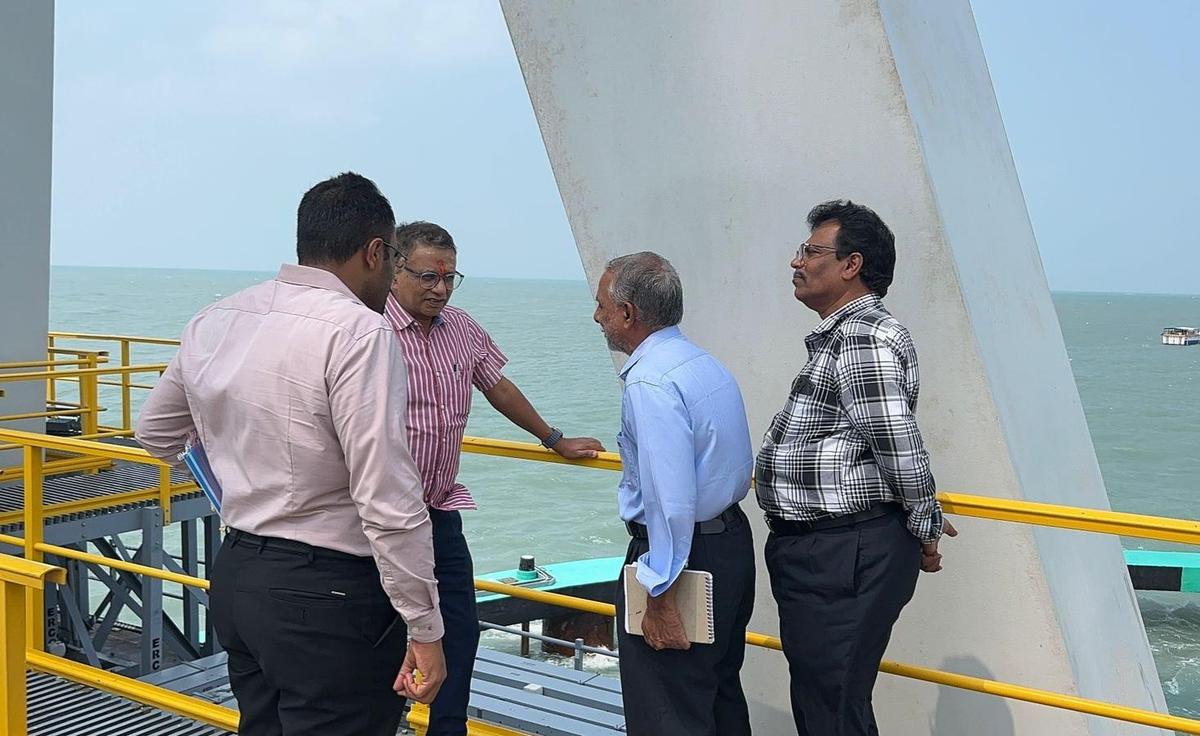 thehindu.com - The Hindu Bureau - Railway officials inspect Rameswaram railway station construction works