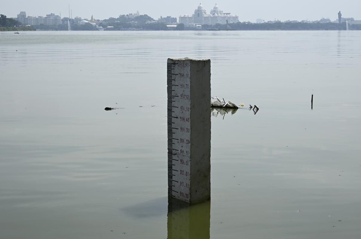 Water level in Hussain Sagar exceeds FTL for second day - The Hindu