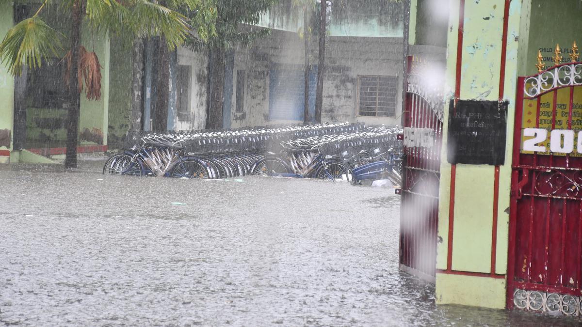 Heavy rain pounds Dindigul for four hours