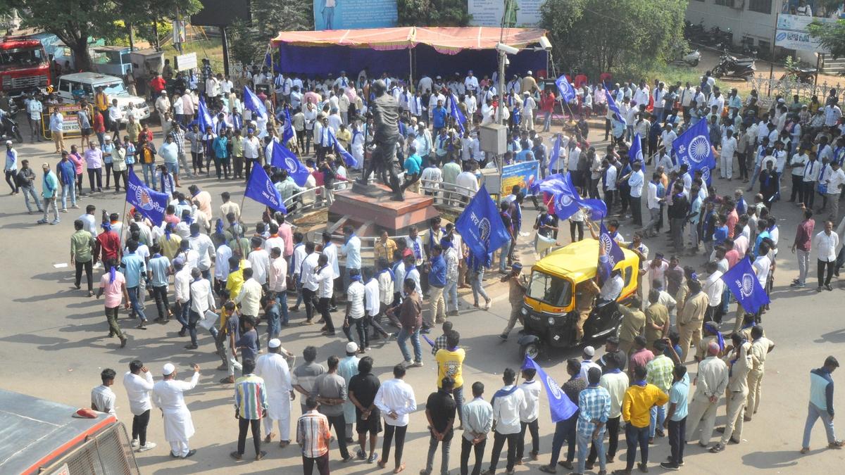 Gadag bandh over Shah’s remarks on Ambedkar evokes good response