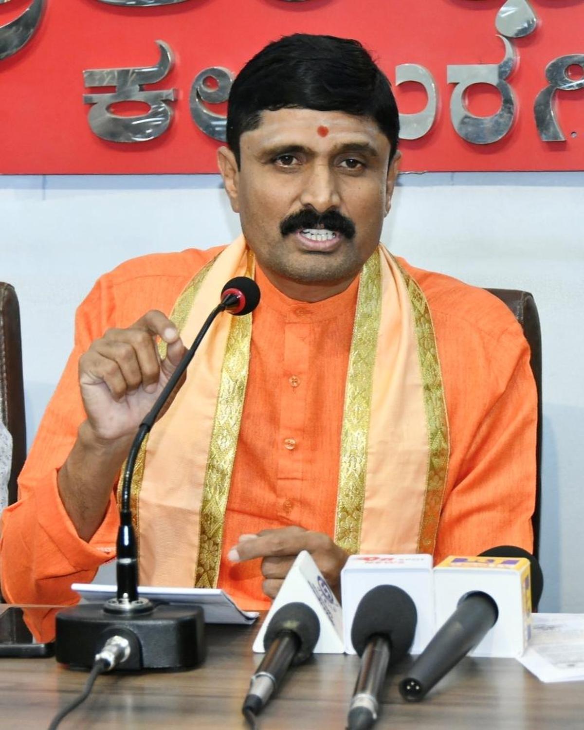 Shiv Sena slams Kalaburagi City Corporation for resolution on dead Iranian leader