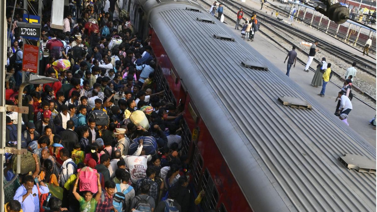 https://th-i.thgim.com/public/incoming/gn7lek/article69960927.ece/alternates/LANDSCAPE_1200/11012025_Secunderabad%20Railway%20Station%20%2005.jpg