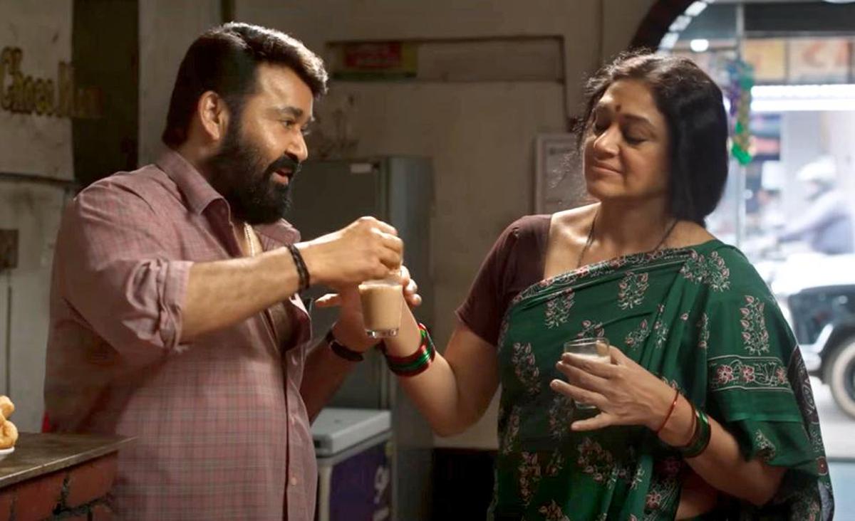 Mohanlal and Shobana in a song sequence in Thudarum