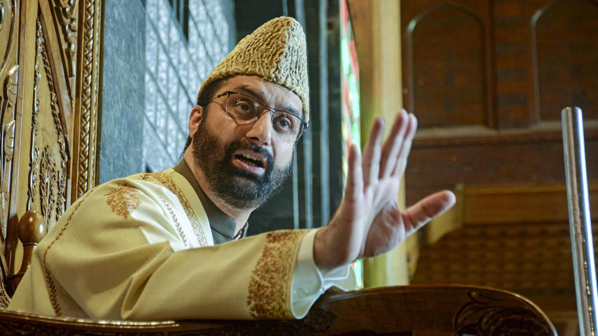 Mirwaiz condemns Delhi blast; Engineer Rashid to go on hunger strike in Jail