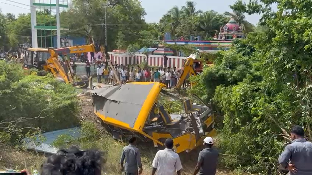 Tragic Collision: School Van Struck by Train in Cuddalore, Resulting in Fatalities