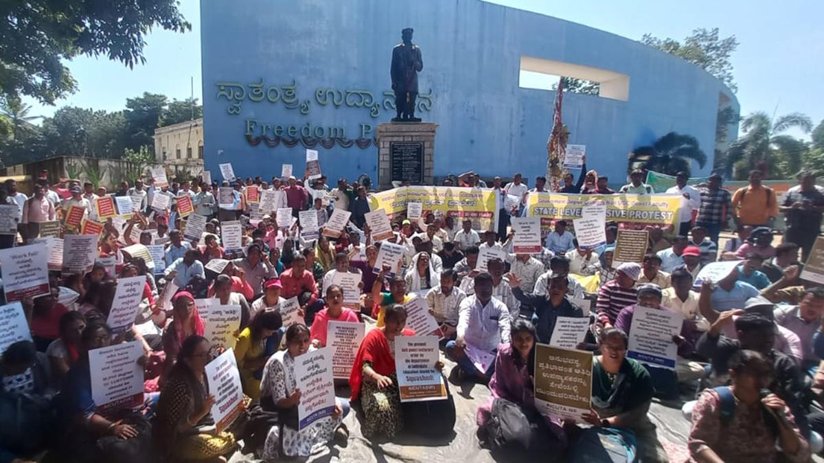 Govt. restores guest lecturers to degree colleges for the current semester