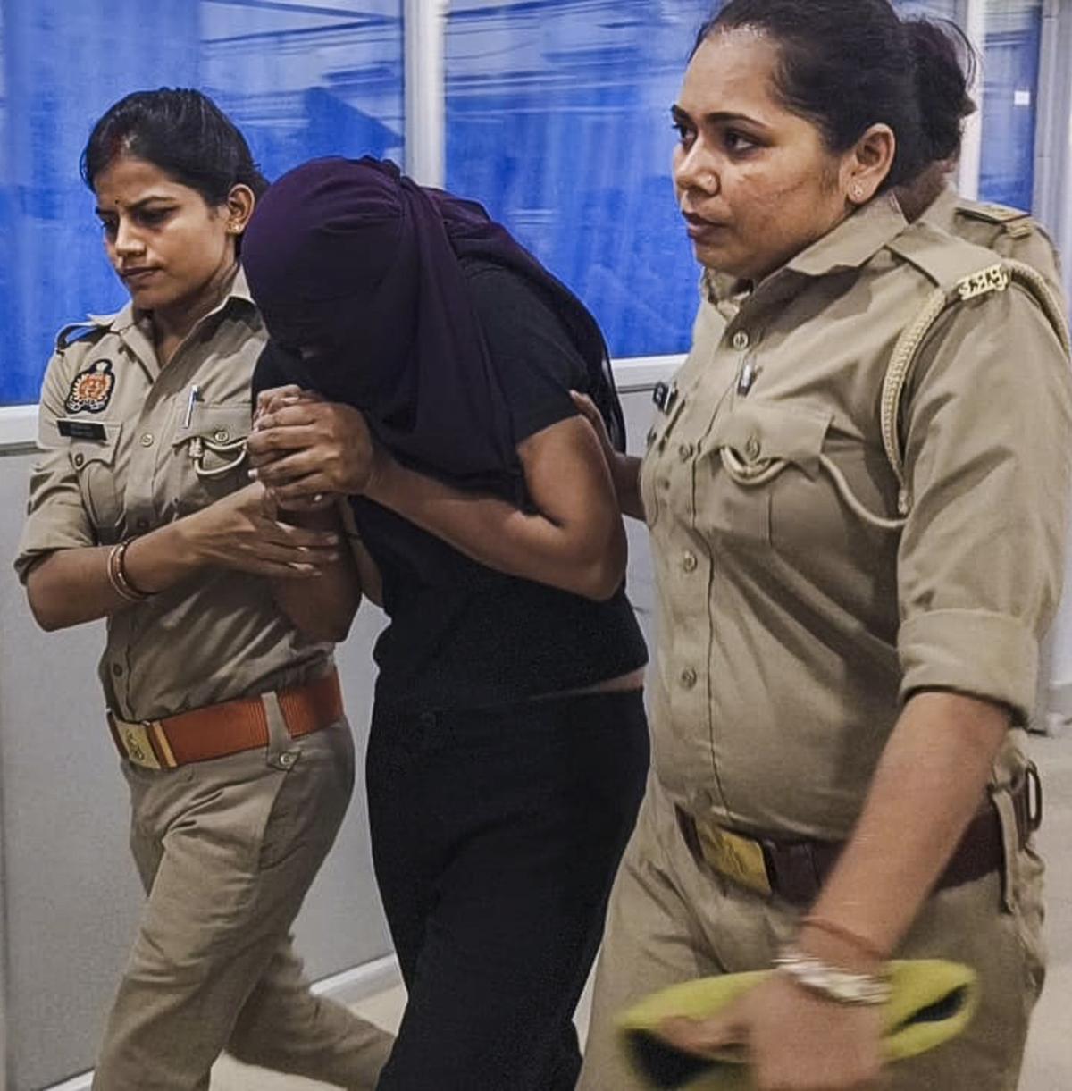 Sonam Raghuvani, the accused, being taken for a medical examination after her surrender in Ghazipur, U.P. Sonam Raghuvani, the accused, being taken for a medical examination after her surrender in Ghazipur, U.P.