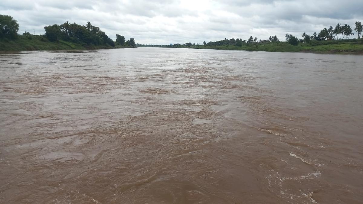 Heavy rain causes flooding, death, and alerts in North Karnataka