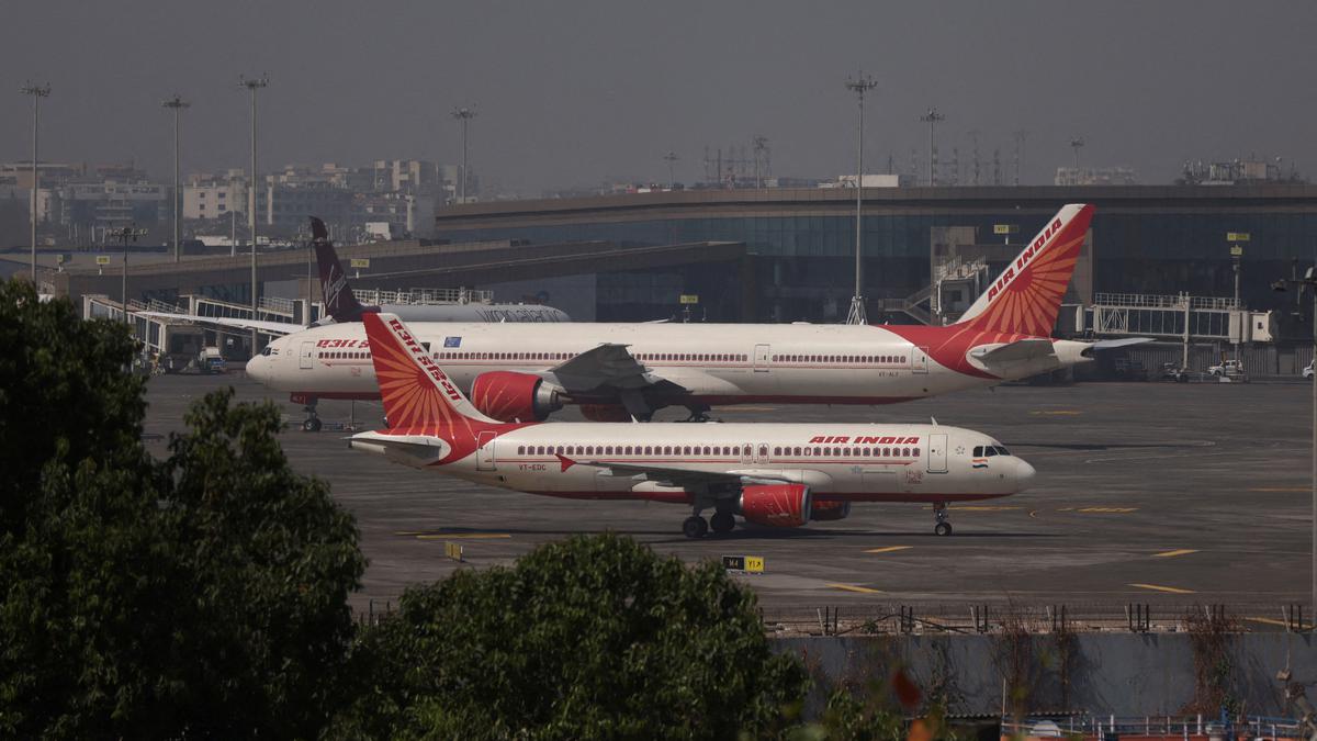 Vistara merger | Air India, Singapore Airlines to maintain minimum capacity on certain routes to address competition concerns