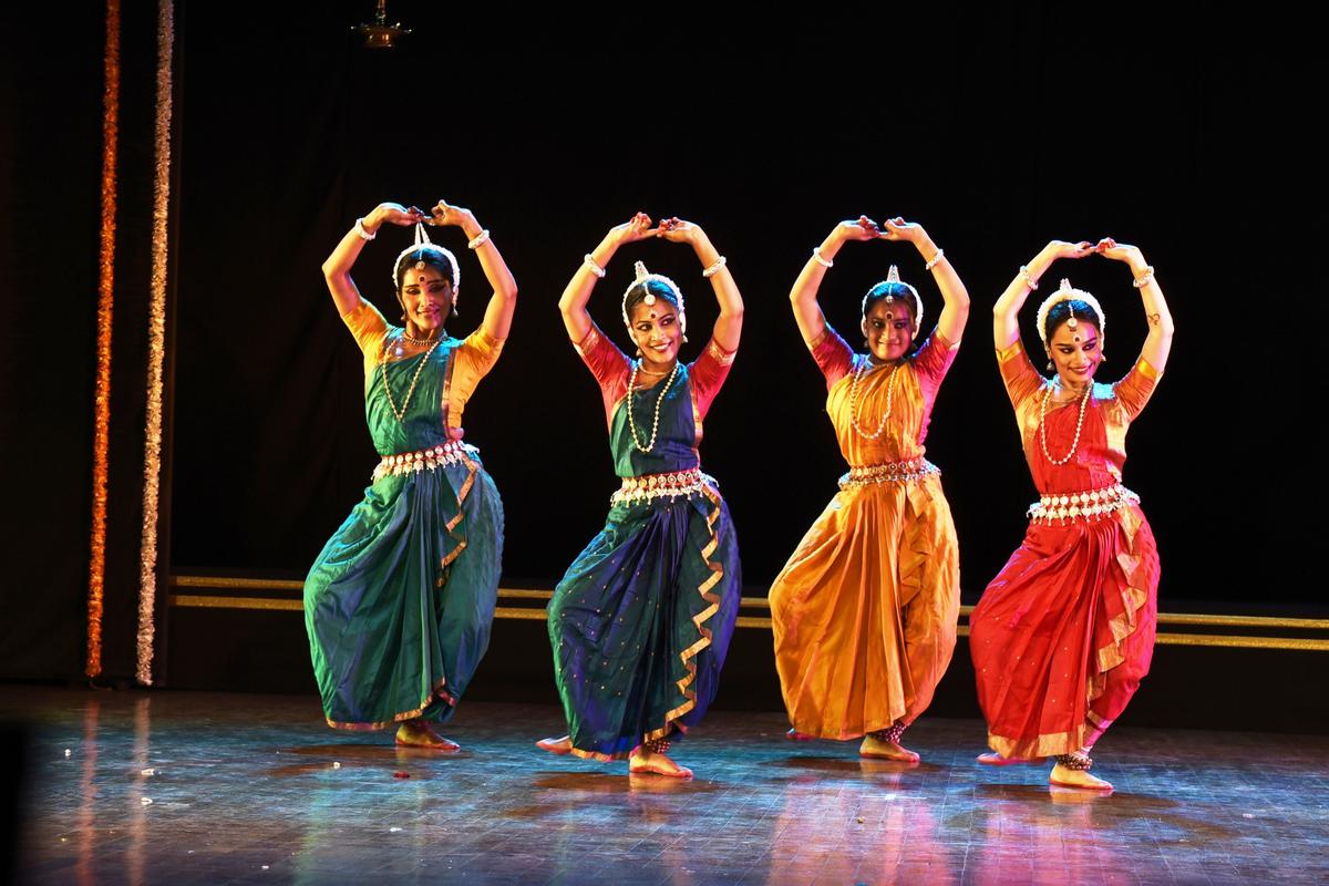 The Nrityagram ensemble performing a Pallavi