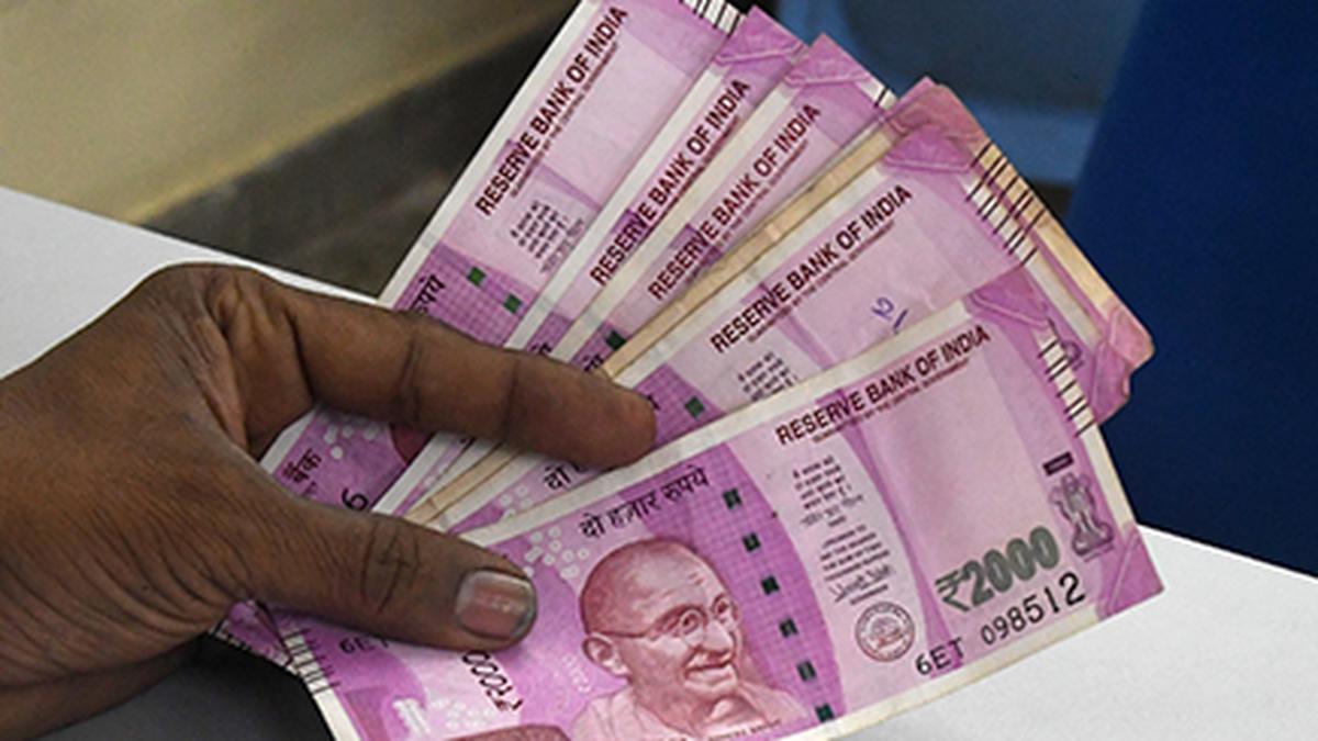 Impact of â¹2,000 notes withdrawal: Currency-in-circulation growth dips to 3.7% in February