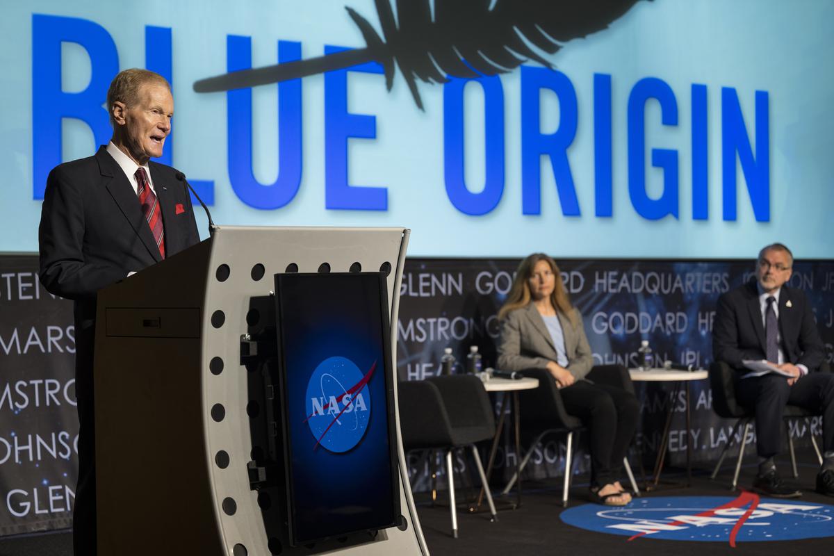 NASA memilih Blue Origin untuk Bezos guna membangun pendarat bulan untuk berjalan di bulan