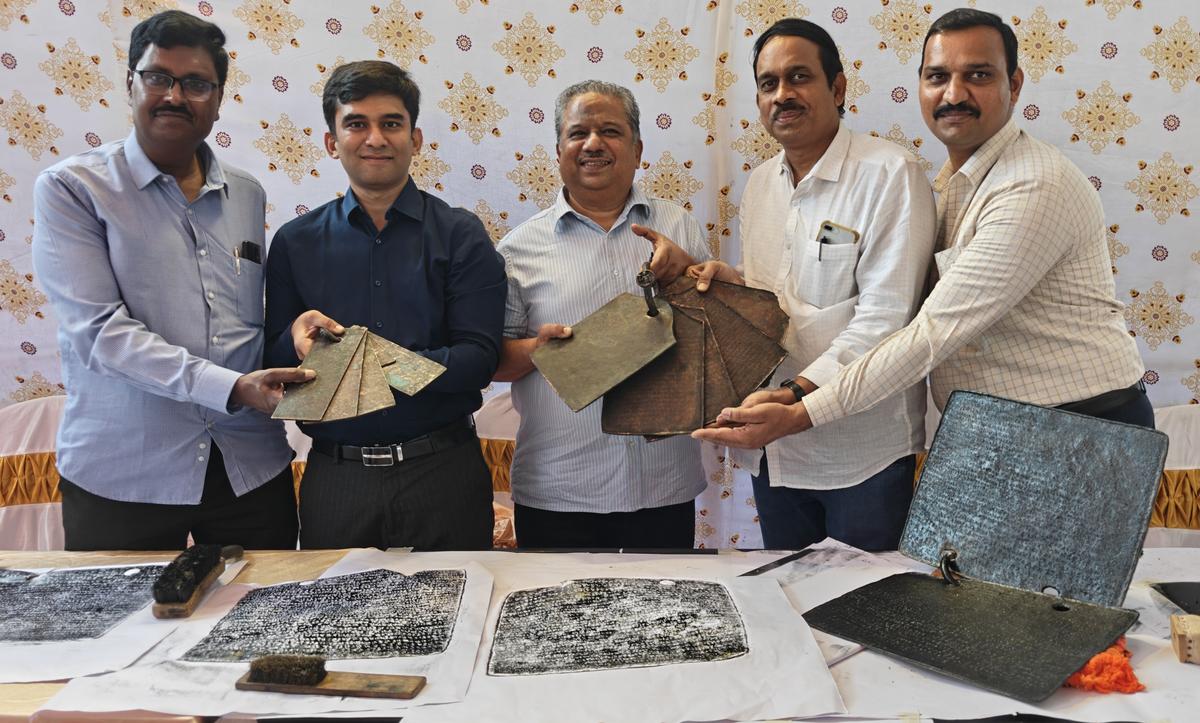 Rare copper plates documenting Devaraya I’s coronation during Vijayanagara Empire unveiled in Bengaluru Rare copper plates documenting Devaraya I’s coronation during Vijayanagara Empire unveiled in Bengaluru