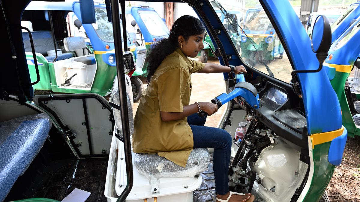 E-rickshaws driven by women to ply in Boulevard soon