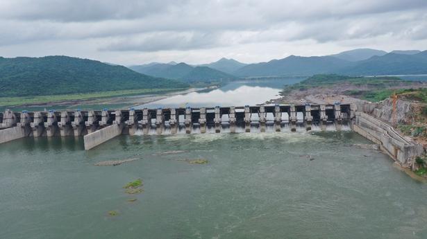 Flood in Godavari rising, may cross first warning level of 43 feet by tonight